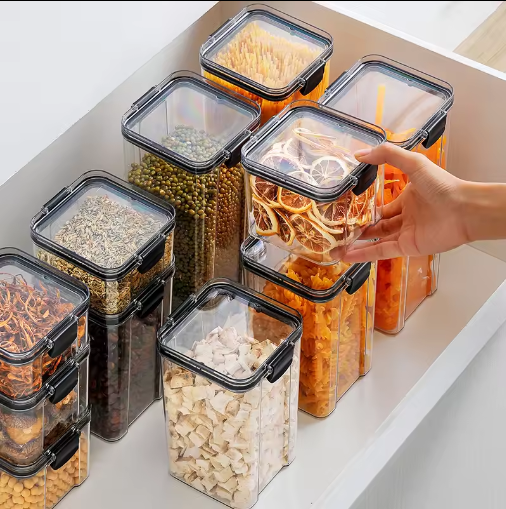 Square Plastic Food Storage Containers